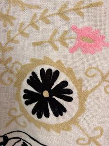 Veste Suzani en coton et lin blanc de qualité supérieure, brodée de fleurs, manches longues, col montant, faite à la main, style bohème, vêtement d'extérieur pour l'hiver - Product Image 6