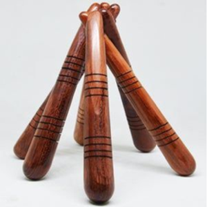 Once engranajes de madera giratorios que se curvan perfectamente sobre las piernas para proporcionar un drenaje linfático suave, disponibles a precios de mayorista. - Product Image 2