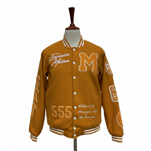 Chaqueta Varsity Verde y Blanca para Hombre, con Letra B Bordada y Parche de Corazón, Estilo Preppy, Corte Regular, Otoño, Poliéster y Algodón - Product Image 3