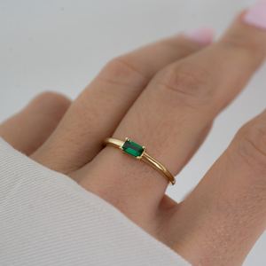 Anillo de piedra preciosa verde esmeralda para mujer - Product Image 2