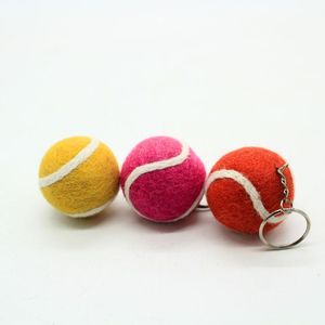 Porte-clés en feutre fait main en forme de balle de tennis, breloque pour sac de sport - Product Image 2
