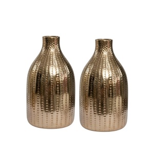 Vase décoratif en métal artisanal de qualité supérieure avec texture martelée en nid d'abeille, vase à fleurs classique en fer doré, élégant pour table, en promotion - Product Image 2
