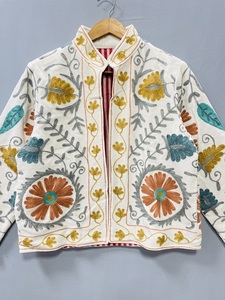 Veste en laine florale brodée à la main de qualité supérieure, col montant, manches longues, style décontracté chaud pour l'automne - Product Image 2