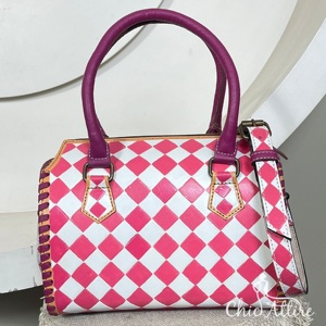 Nueva Llegada, Lindas Bolsas de Viaje Tipo Duffel Medianas de Cuero Genuino con Diseño a Cuadros Rosa y Blanco, en Oferta, para Mujer - Product Image 1