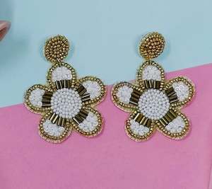 Pendientes ligeros bordados personalizados con múltiples cuentas, pendientes para mujer, joyería festiva para fiestas al mejor precio, pendientes con cuentas. - Product Image 1