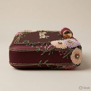 Pochette de soirée brodée florale perlée avec rabat, doublure en satin, accents en cristal, faite à la main pour les fêtes - Product Image 2