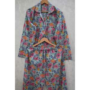Ensemble de pyjama en coton imprimé à la main avec motifs floraux, ensemble de pyjama doux pour se détendre et dormir - Product Image 4