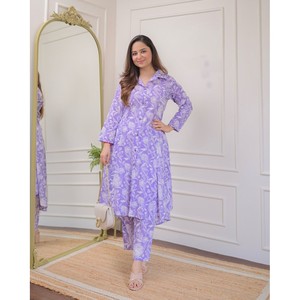 เสื้อพิมพ์ลายผ้าฝ้ายพร้อมชุดด้านล่างลาเวนเดอร์ล่าสุด - Product Image 1