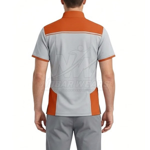 Blouse médicale moderne avec fermeture éclair mi-longue, col montant, manches courtes et construction pratique et confortable - Product Image 6