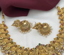 Collier de temple en or antique avec boucles d'oreilles Lakshmi collier de mariée ensemble classique bijoux de grand temple ensemble en or ensemble de mariage - Product Image 2
