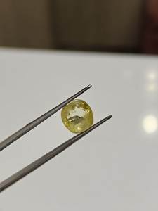 Zafiro amarillo de alta calidad de 8.50 ct, forma redonda, piedra suelta para fabricantes y diseñadores de joyas - Product Image 3