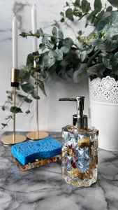 Distributeur de savon ou de lotion en résine avec fleurs séchées - Product Image 2