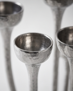 Candelabro de Lujo de Cinco Brazos de Aluminio Plateado Impermeable, Centro de Mesa con Textura Fundida, para Navidad y San Valentín, Venta al por Mayor - Product Image 5