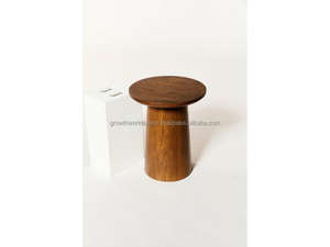 Taburete de Pedestal de Madera Maciza de Lujo, Mesa Auxiliar Redonda Minimalista, Taburete Decorativo de Madera Estilo Escandinavo, Hecho a Mano - Product Image 3
