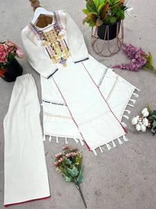 Présentation du ensemble haut et pantalon palazzo en pur coton Khadi avec broderie et travail de sequins et de miroirs véritables - Product Image 5