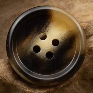 Boutons de costume noirs vierges en corne de buffle naturelle véritable, 4 trous, écologiques, pour costumes homme, authentiques et faits à la main - Product Image 3