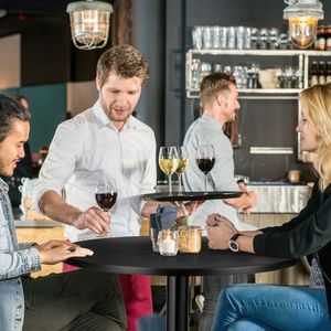 Mesa de Cóctel Redonda de Estilo Moderno de 24 Pulgadas con Base de Metal y Tablero de MDF para Ambientes de Bar - Product Image 6