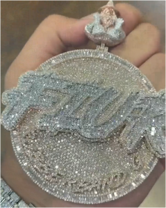 CONCEPTION Colgante Hip Hop Personalizado con Letra Redonda, Chapado en Plata 925 con Cadena Incluida, para Hombre, con Moissanita D VVS Certificada GRA - Product Image 2