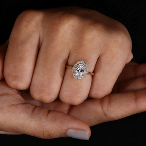 Anillo de Diamantes de Diseño Único, Anillo de Compromiso y Boda Moderno para Mujer, Joyería Elegante de Lujo, Artesanía Premium en Oferta - Product Image 3