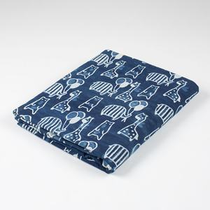 Tissu en coton indigo 100 % fait main en gros pour robes, nouveau design élégant d'éléphant pour la décoration intérieure - Product Image 1