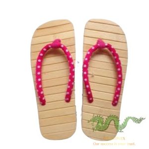 Chaussons de mode pour hommes, pantoufles en bois, pantoufles d'intérieur japonaises pour hôtel et maison, prix compétitif et fabrication artisanale au Vietnam - Product Image 4