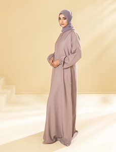 Ensemble Abaya Rosset Serenity pour femmes musulmanes, style saoudien, uni, manches longues élastiques, longueur au sol, coupe droite, couvrant entièrement, pour le quotidien - Product Image 1