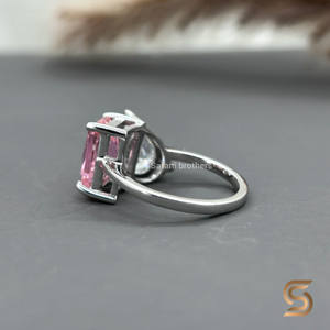 Elegante conjunto de anillos de corte radiante en oro de 18 quilates con moissanita blanca en forma de pera para mujer, procedente de la India. - Product Image 4