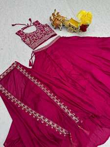 Traje vintage LAHENGA CHOLI DUPATTA con bordado de lentejuelas y pedrería VICHITRA MOTI, largo hasta el suelo, ideal para fiestas. - Product Image 4
