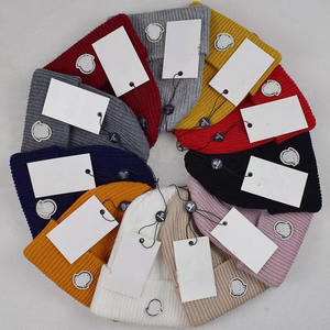 Bonnet de luxe tendance pour homme et femme, bonnet en tricot doux et chaud pour l'automne et l'hiver - Product Image 1