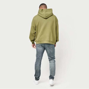 เสื้อฮู้ดผู้ชายสีเขียวมะกอก ทรงปกติ สีพื้น มีกระเป๋าหน้า สวมใส่สบายๆ สำหรับฤดูใบไม้ร่วง ผลิตจากผ้าฝ้ายถักเนื้อนุ่ม 100% - Product Image 4