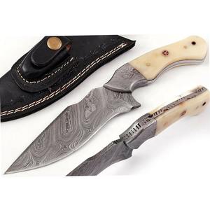 Cuchillo de Caza de Acero de Damasco Forjado a Mano Personalizado 2022, el Mejor Cuchillo de Supervivencia para Campamento y Actividades al Aire Libre, Regalo para Amantes de la Vida Salvaje - Product Image 1