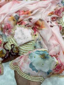 ผ้าไหมแท้ลายแทบบี้ ดีไซน์หรูหรา พร้อมเสื้อคลุมสุดเก๋ ทันสมัย สวยงาม  ชุดส่าหรีอินเดียแบบเรียบร้อย เหมาะสำหรับงานปาร์ตี้และสวมใส่ลำลองสำหรับผู้หญิง - Product Image 5