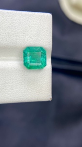 Esmeralda Natural Certificada de Zambia de 8 MM, Corte Asscher Cuadrado, con Buen Color, Brillo y Presencia, Gema Suelta de 2.67 Quilates - Product Image 4