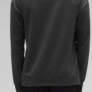 Sudadera Ligera y Cálida para Hombre con Acabado Interior Transpirable para un Estilo Urbano Moderno y Cómodo, Color Sólido con Logotipo - Product Image 6