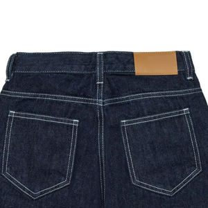 Shorts en jean pour garçons avec logo, surpiqûres contrastées et détails classiques à cinq poches, avec fermeture boutonnée et zippée pour un confort optimal 2026 - Product Image 5