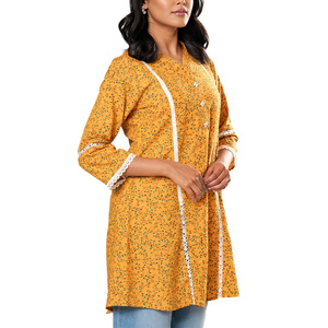 เสื้อผู้หญิงดีไซน์หรูหราทันสมัย สวมใส่สบาย เหมาะสำหรับกิจกรรมประจำวัน ช้อปปิ้ง ท่องเที่ยว วันหยุด และวันหยุดสุดสัปดาห์ - Product Image 1