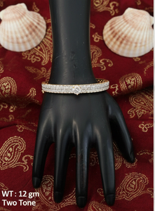 Bracelets de luxe plaqués or pour invitées de mariage – Manchette élégante et festive pour femmes – Accessoire de mode affirmé Kada - Product Image 3