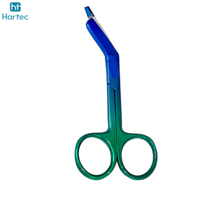 Ciseaux de pansement légers et de haute qualité en acier inoxydable chirurgical pour la coupe sûre en milieu médical, les premiers secours et les soins des plaies - Product Image 4