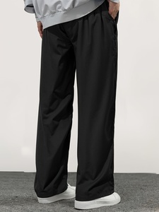 Pantalon de survêtement blanc surdimensionné pour homme, coupe large, avec empiècements latéraux contrastants noirs et détails de passepoil, taille à cordon de serrage – Vente en gros personnalisée - Product Image 4