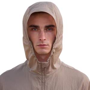 Conjunto de Chaqueta Cortavientos Translúcida y Pantalones Cortos para Hombre, Chaqueta Ligera con Capucha y Cintura Elástica, Conjunto Deportivo para Exteriores en Beige - Product Image 3