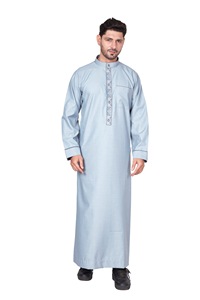 Túnica Tradicional Árabe para Hombre, Color Azul Claro, con Panel Frontal Bordado, Cuello Alto y Manga Larga, Ideal para la Región del Golfo - Product Image 2