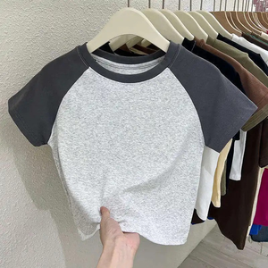Camiseta Corta Raglán para Mujer, Suave, Elástica, Ajustada, Estilo Minimalista Retro, Prenda Esencial de Moda Urbana para Uso Diario - Product Image 5