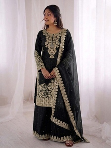 Ensemble de soirée trois pièces de luxe Fendi en soie brodée de perles et de sequins, tunique longue, pantalon et dupatta, pour femme, HHI 535 A - Product Image 1