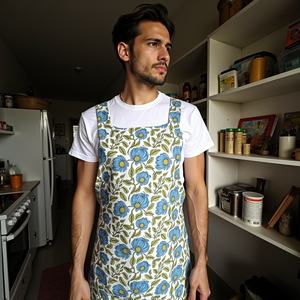 Delantal unisex de algodón floral azul y verde para todos los días con un ajuste cómodo de estilo encantador y durabilidad atemporal para el arte de cocinar - Product Image 5