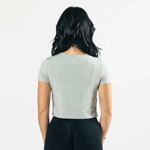 T-shirt court décontracté en jersey de coton de haute qualité pour femme, style sport, couleur unie, vente en gros pour l'été - Product Image 2
