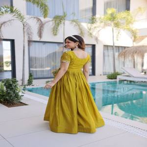 Vestido de Diseñador VASTRA COTTAGE con Lentejuelas, Bordado Zari, Cuello Cuadrado, Algodón, Forro Completo, Vestido Largo de Fiesta para Mujer - Product Image 5