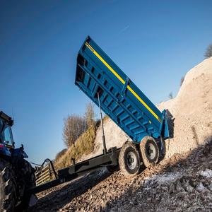 Remorque à double essieu avec moteur hydraulique de 2 tonnes pour tracteur, système de levage hydraulique haute performance - Product Image 4