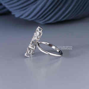 Anillo de Moissanita con Corte Pera en Oro Rosa de 14K para Mujer, Lujoso, 2.09 Quilates de Peso Total, 3.09 Gramos, Regalo de Joyería Fina para Boda o Compromiso - Product Image 5