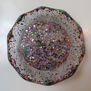 Assiette en résine d'art populaire ILAHI - Motif simple, durable, idéale pour le service, les cadeaux et la décoration intérieure - Uttar Pradesh - Product Image 1