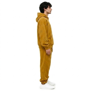 Ensemble de survêtement 2 pièces personnalisé pour homme avec broderie, sweat à capuche oversize et pantalon de jogging, patch étoile et croix en polaire, fabricant OEM en gros - Product Image 4